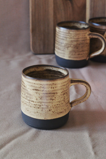 Taza amarillo motas