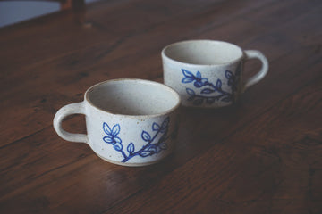 Juego de 2 tazas con motivo de frutos del bosque